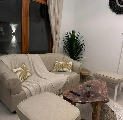 Private - New! Casa Luna 3br Indonesian - Greek Villa